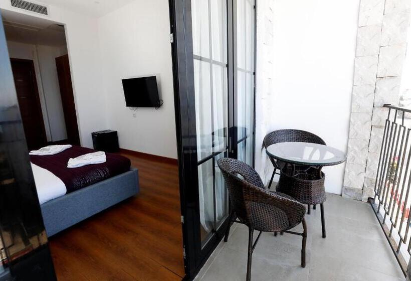 هتل Homey Kobuleti