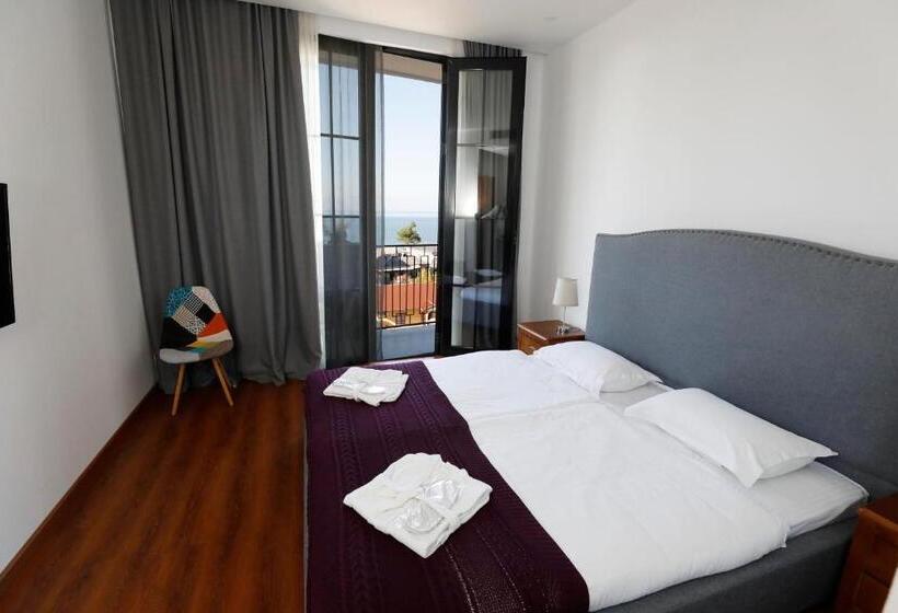 هتل Homey Kobuleti