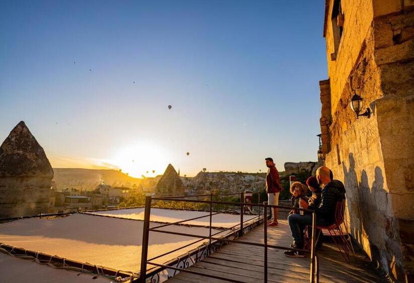 فندق Century Cave