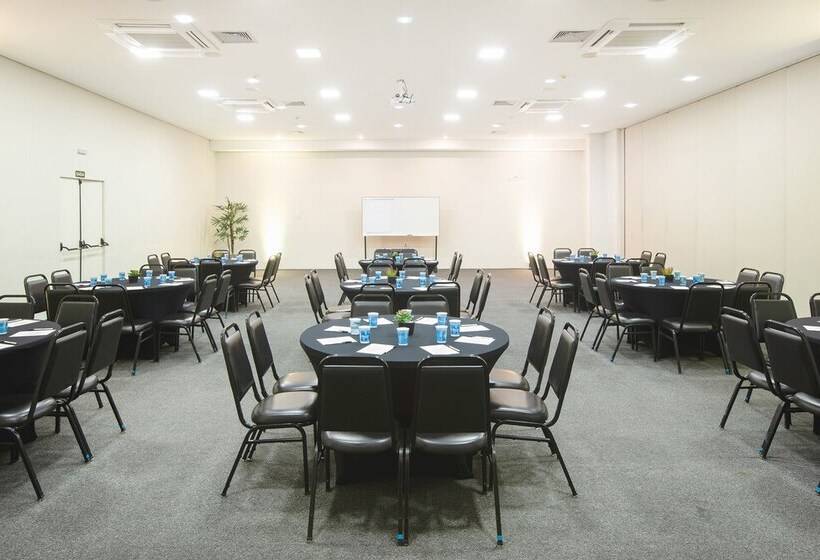 فندق Vinhedo Plaza