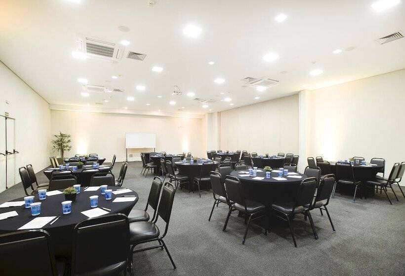 فندق Vinhedo Plaza