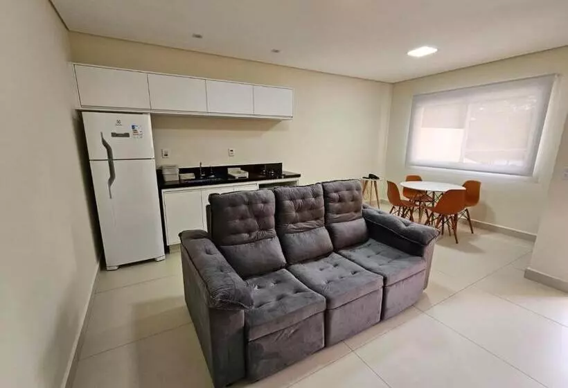 Hotelli Vinhedo Plaza