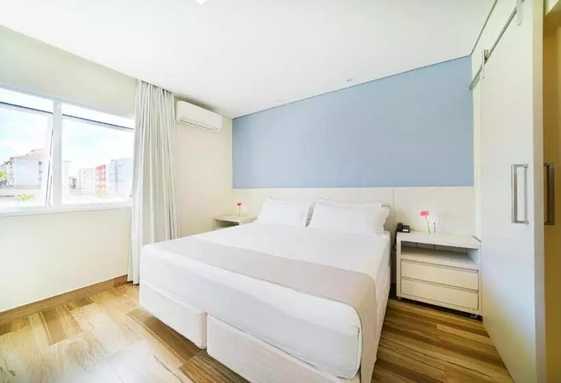 Hotelli Vinhedo Plaza
