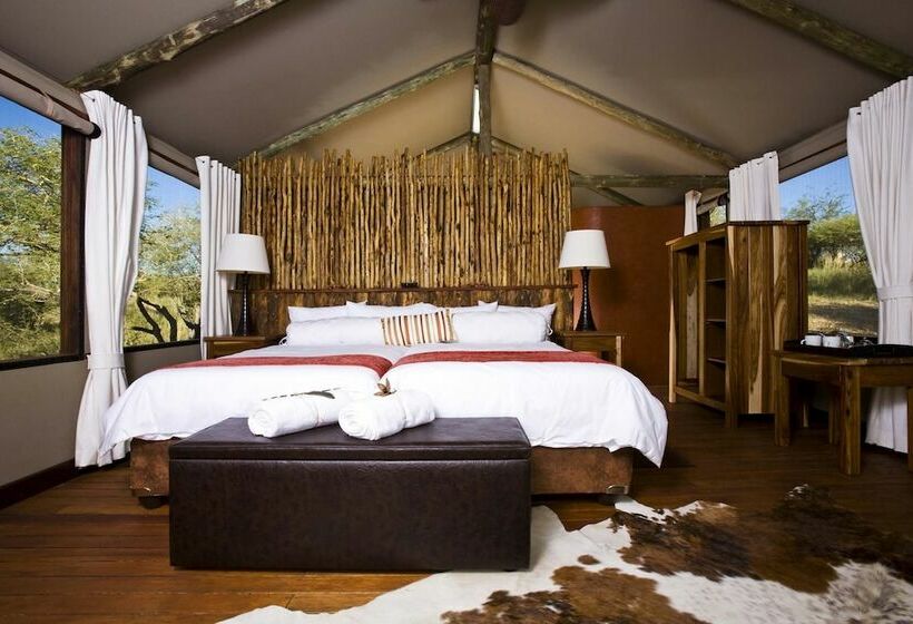 هتل Windhoek Game Camp