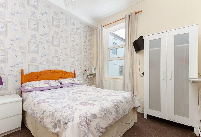 بنسيون The Chorlton