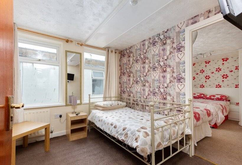 بنسيون The Chorlton