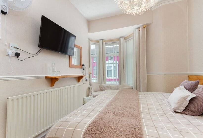 بنسيون The Chorlton