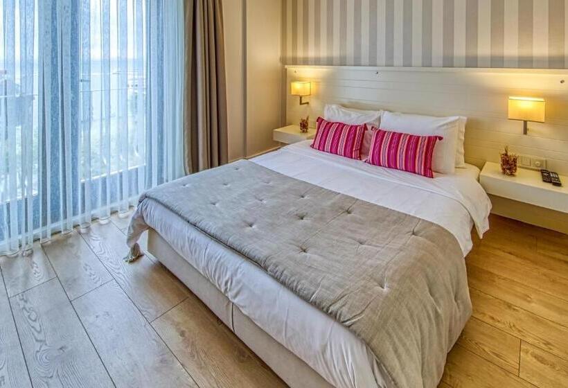 ホテル Tiara Buyukada