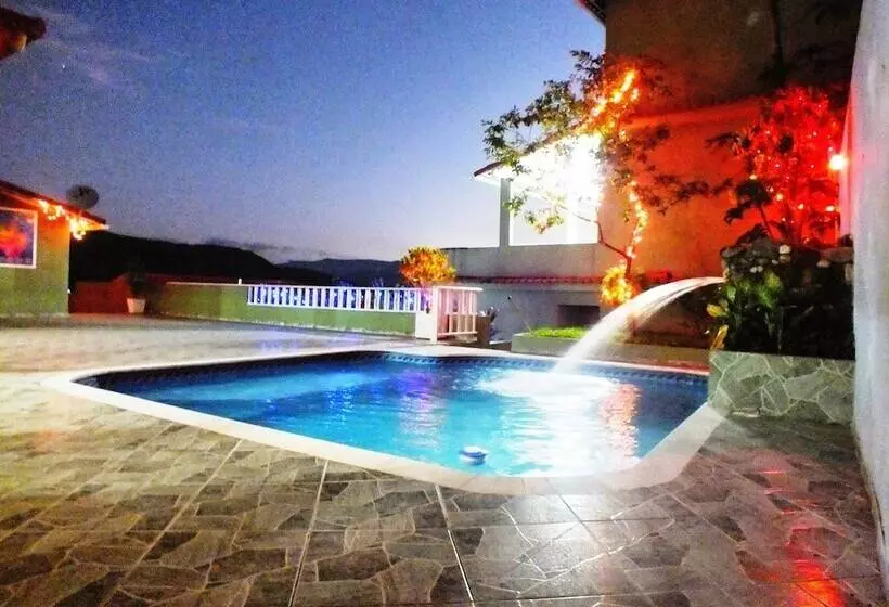Aamiaismajoitus (B&B) Pousada Platôdasilhas
