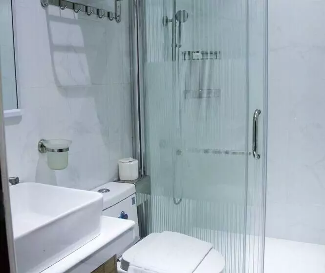 هتل Elti Suites