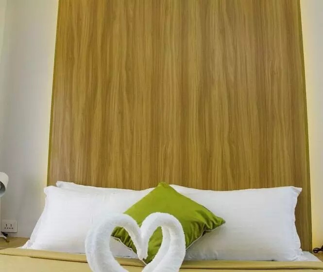 هتل Elti Suites