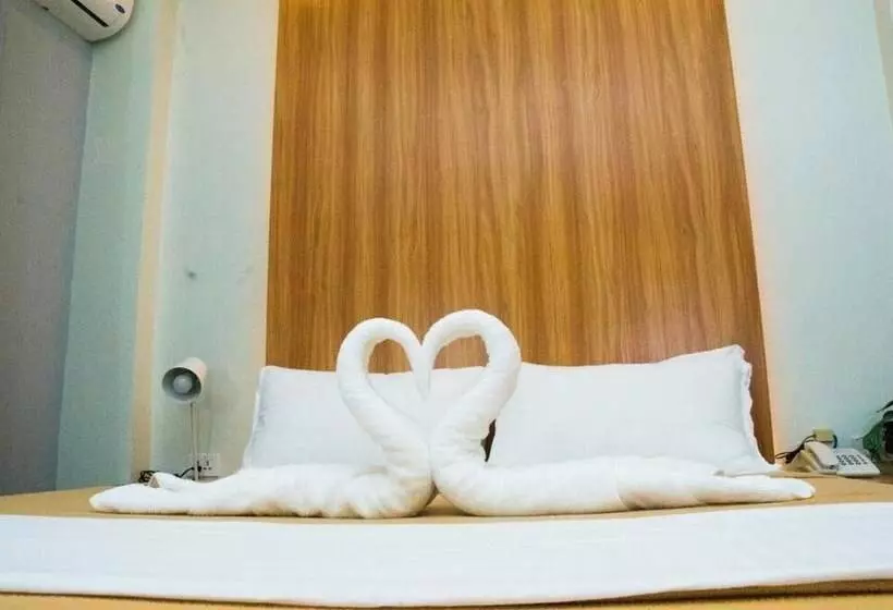هتل Elti Suites
