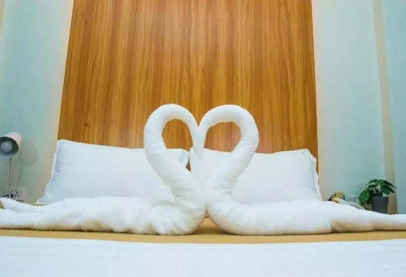 هتل Elti Suites