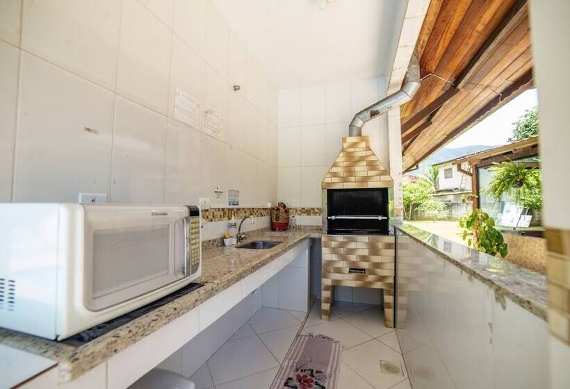 ホテル Pousada Cantinho Do Sossego Paraty Tem Piscina Com Vista Pra Montanha, Salão De Jogos, Café Da Manhã