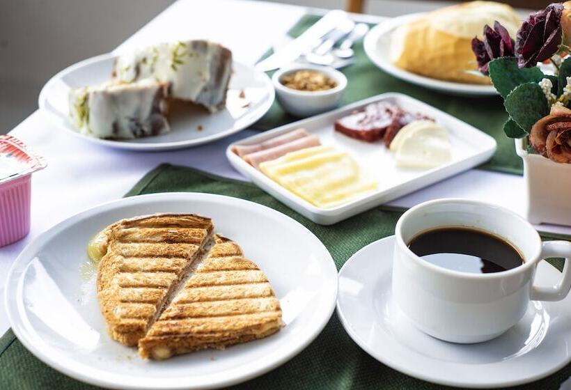 ホテル Pousada Cantinho Do Sossego Paraty Tem Piscina Com Vista Pra Montanha, Salão De Jogos, Café Da Manhã
