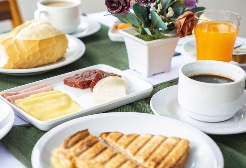 ホテル Pousada Cantinho Do Sossego Paraty Tem Piscina Com Vista Pra Montanha, Salão De Jogos, Café Da Manhã