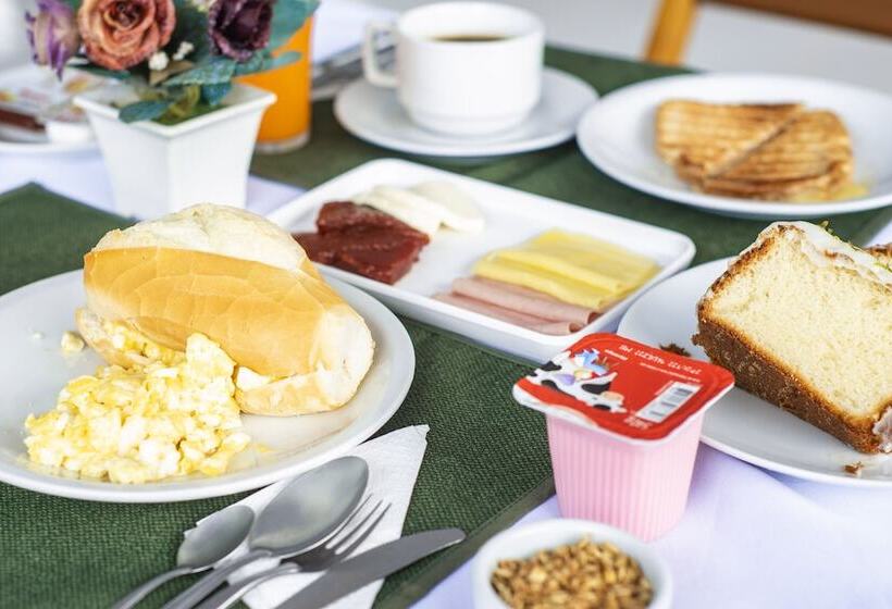 ホテル Pousada Cantinho Do Sossego Paraty Tem Piscina Com Vista Pra Montanha, Salão De Jogos, Café Da Manhã