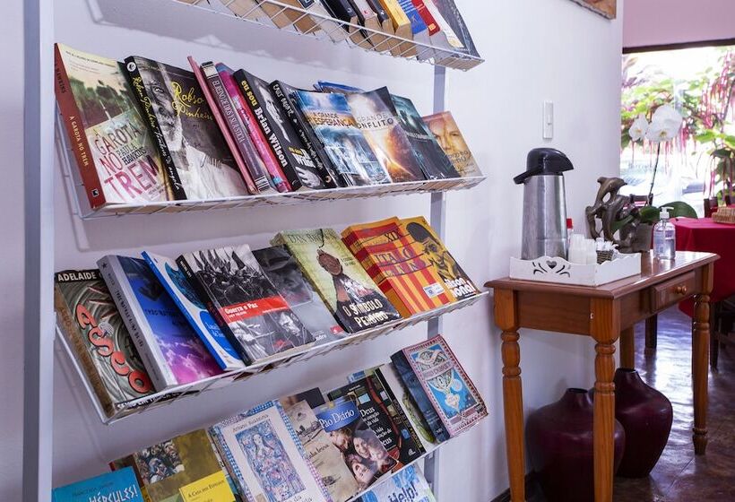 Hotel Pousada Castelinho