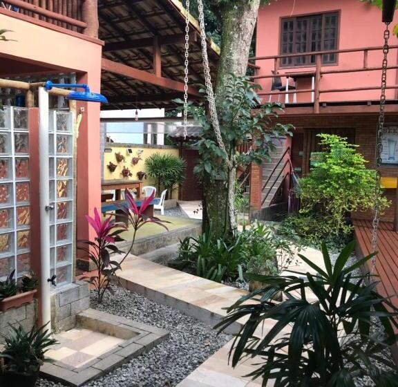 هاستل Biergarten Suites