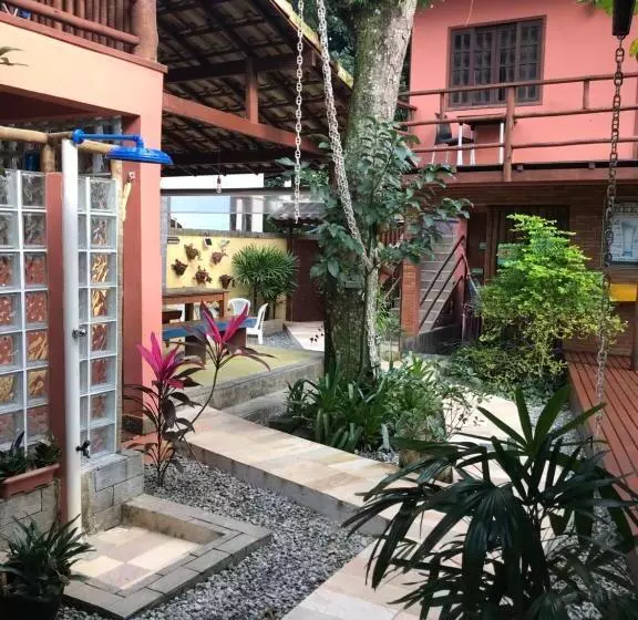 ユースホステル Biergarten Suites