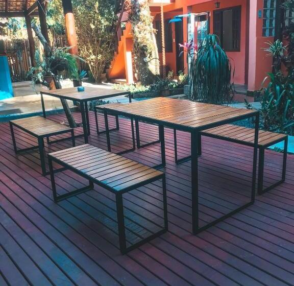 هاستل Biergarten Suites