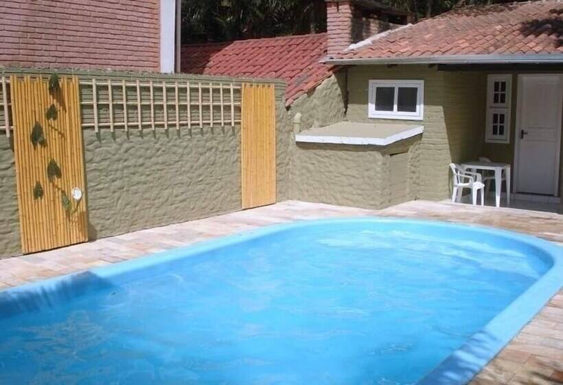 Albergue Pousada Banana House