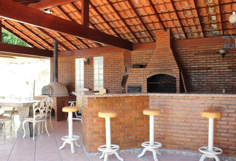 ベッドアンドブレックファースト Village Pendotiba