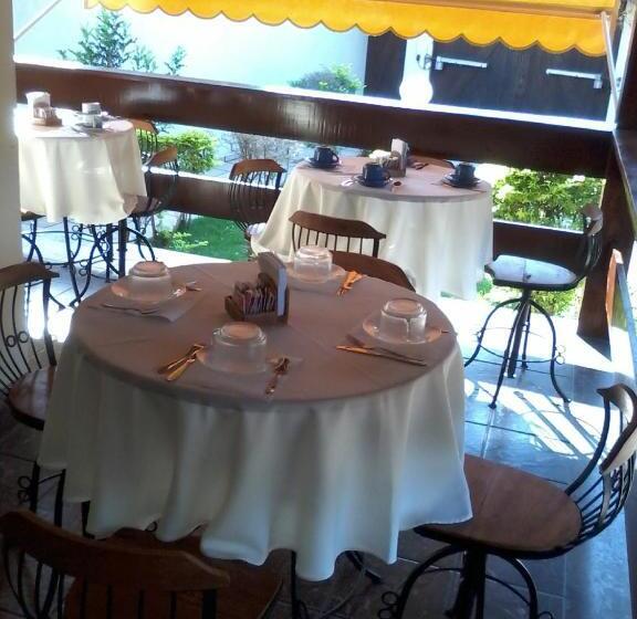 ベッドアンドブレックファースト Village Pendotiba