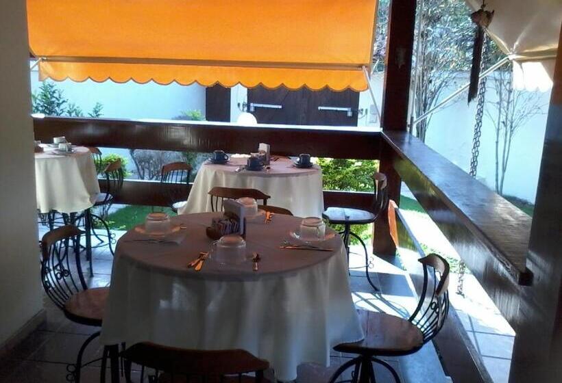 ベッドアンドブレックファースト Village Pendotiba