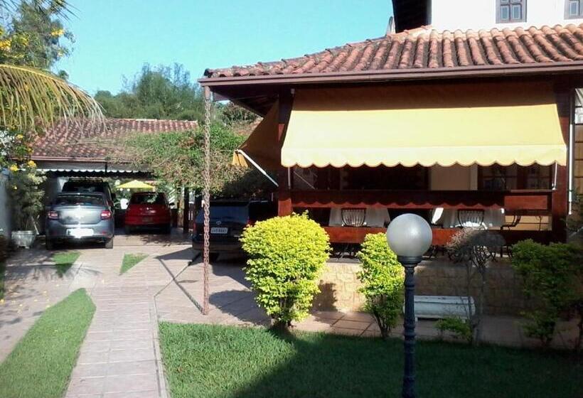 ベッドアンドブレックファースト Village Pendotiba