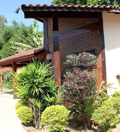 ベッドアンドブレックファースト Village Pendotiba