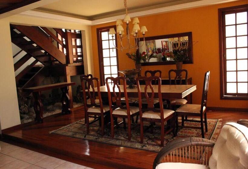 ベッドアンドブレックファースト Village Pendotiba