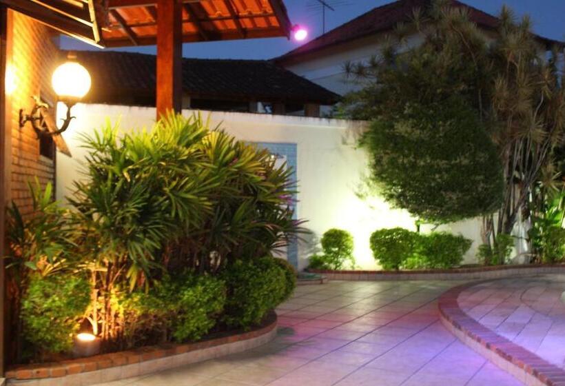 ベッドアンドブレックファースト Village Pendotiba