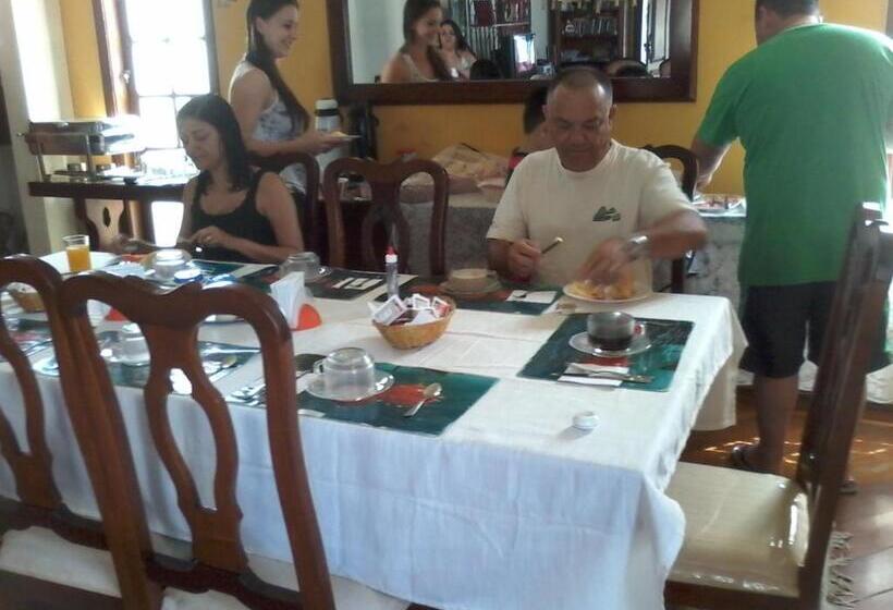 ベッドアンドブレックファースト Village Pendotiba