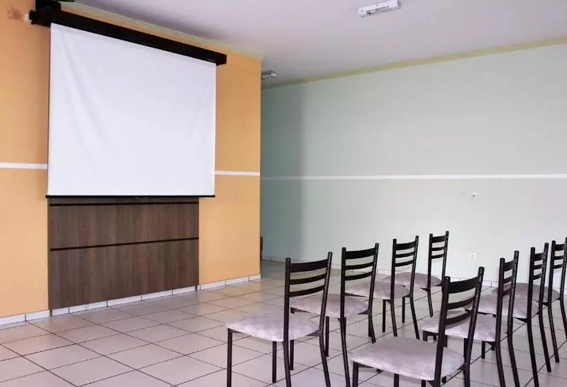 ホテル Trevo Cascavel