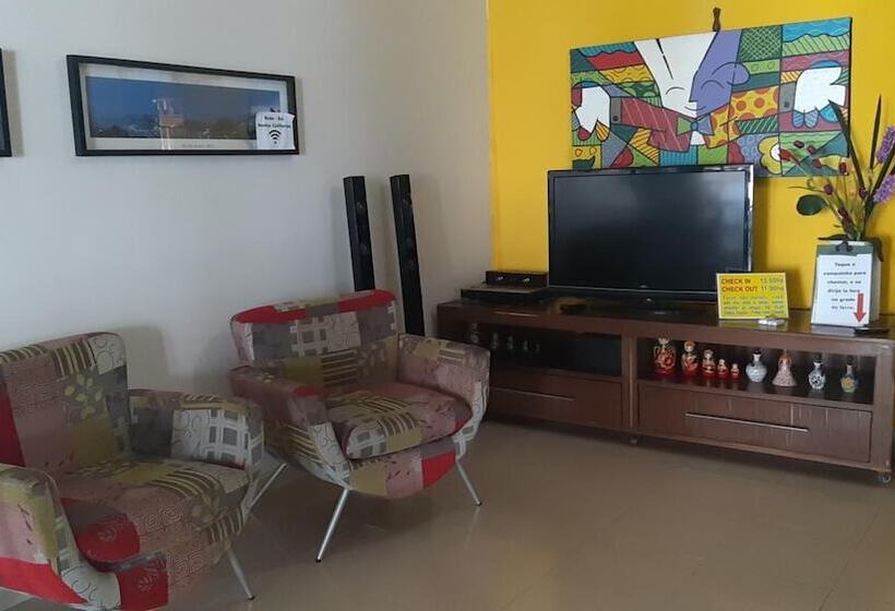 Piratas Do Sol Hostel