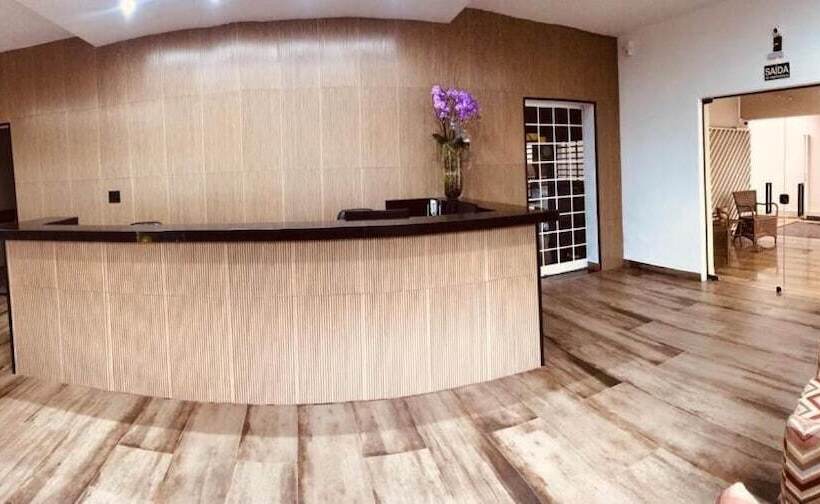 בית מלון כפרי Leme Plaza