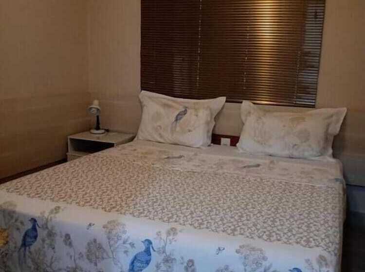 בית מלון כפרי Leme Plaza