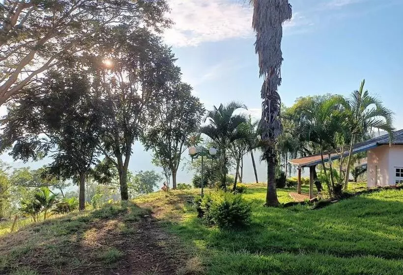 ホテル Mosteiro   Retiro E Recolhimento