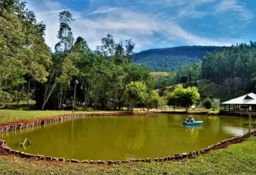 ホテル Summit Lago