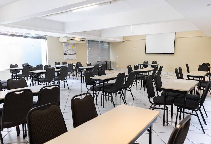 בית מלון כפרי Voa Plazza