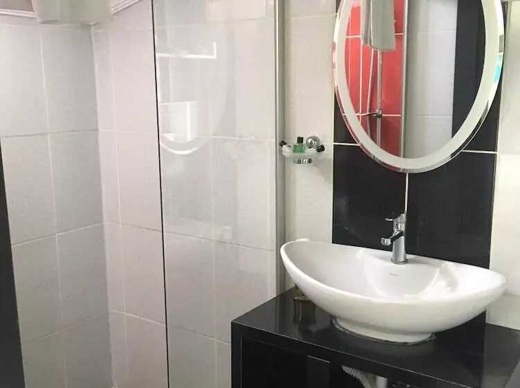 Lovcen House Hotel