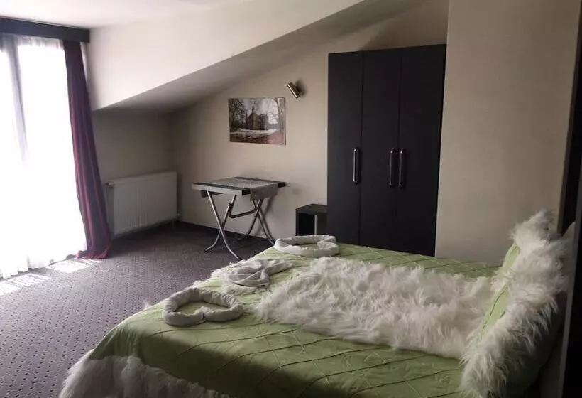 Lovcen House Hotel
