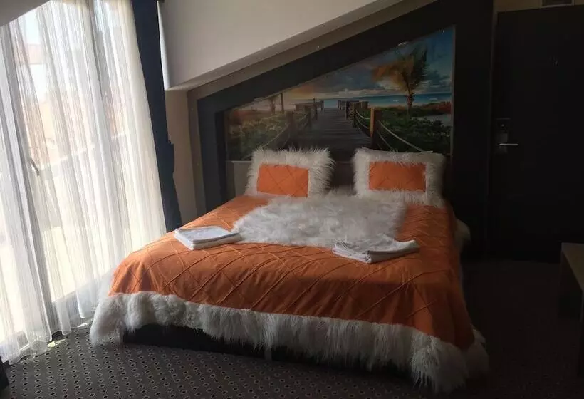 Lovcen House Hotel