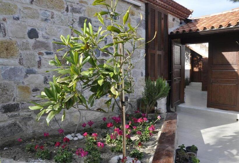 Taş Avlu Butik Otel