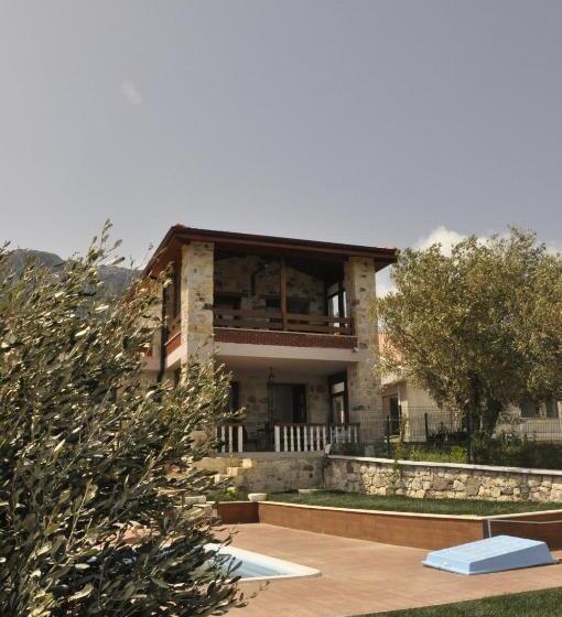 Taş Avlu Butik Otel