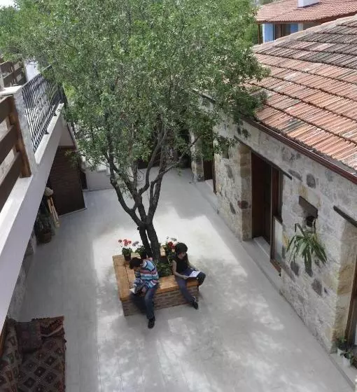 Taş Avlu Butik Otel