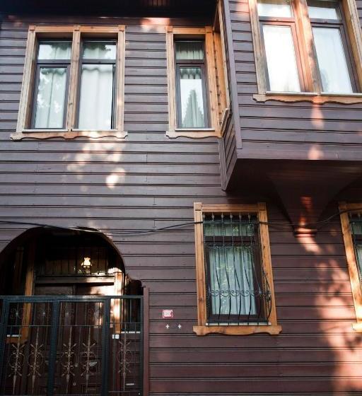 Veni Vidi Dormi  Hostel