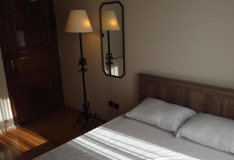 Veni Vidi Dormi  Hostel