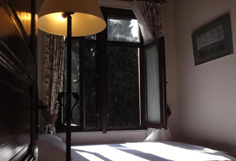 Veni Vidi Dormi  Hostel